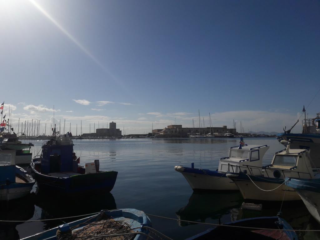 Appartamento Raggio Di Sole トラーパニ エクステリア 写真